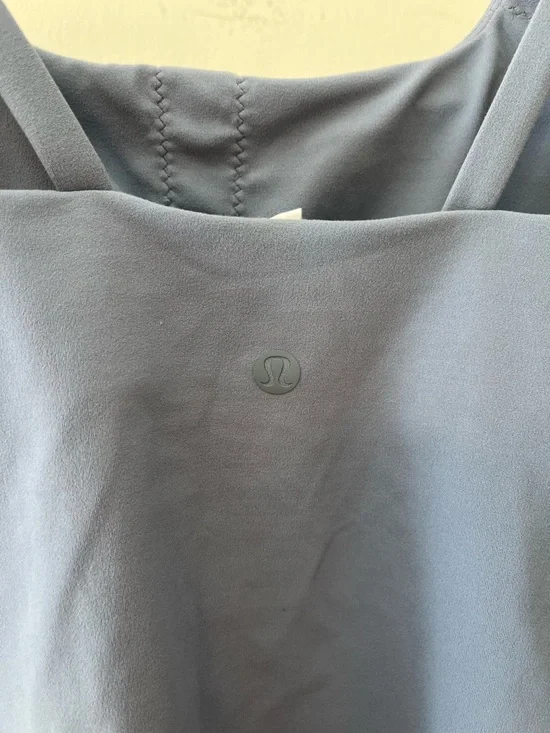 Lululemon blue tank size 4 - Picture 3 of 5